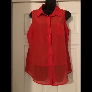 Women’s sleeveless shirt